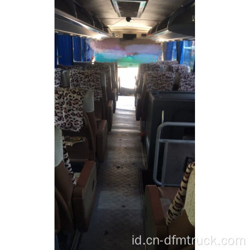 31 Kursi Dongfeng Coach Bus